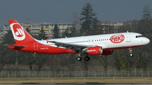 Photo of OE-LEU - Airbus A320-214 operated by Niki
