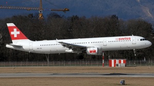 Photo of HB-IOL - Airbus A321-111 operated by Swiss International Air Lines