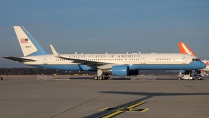 Photo of 99-0003 - Boeing C-32A operated by US Air Force