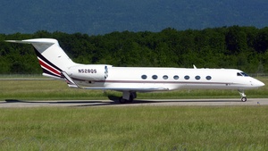 Photo of N528QS - Gulfstream GV-SP (G550) operated by NetJets