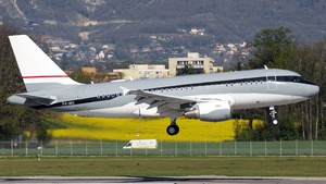 Photo of P4-MIS - Airbus A319-115(CJ) operated by Global Jet Luxembourg