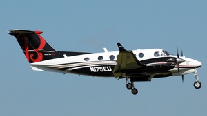 Photo of N175EU - Beechcraft B200GT Super King Air 250 operated by Beechcraft Corp.