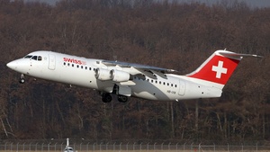 Photo of HB-IXN - British Aerospace Avro RJ100 operated by Swiss International Air Lines