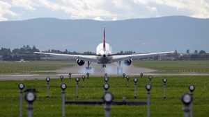 Photo of HB-IPT - Airbus A319-112 operated by Swiss International Air Lines