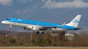 Photo of PH-EZZ - Embraer ERJ-190STD operated by KLM Cityhopper