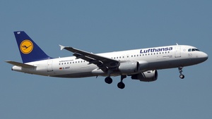 Photo of D-AIQT - Airbus A320-211 operated by Lufthansa