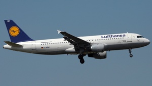 Photo of D-AIQH - Airbus A320-211 operated by Lufthansa