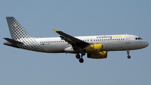 Photo of EC-LRM - Airbus A320-232 operated by Vueling