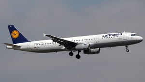 Photo of D-AISP - Airbus A321-231 operated by Lufthansa