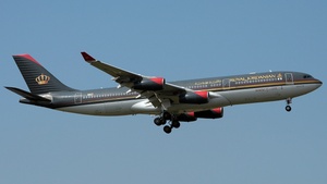 Photo of JY-AIC - Airbus A340-212 operated by Royal Jordanian Airlines