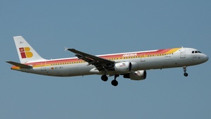 Photo of EC-JEJ - Airbus A321-213 operated by Iberia