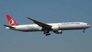 Photo of VT-JEN - Boeing 777-35R(ER) operated by Turkish Airlines