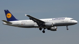 Photo of D-AIPY - Airbus A320-211 operated by Lufthansa
