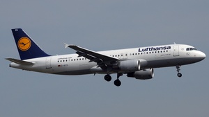 Photo of D-AIZG - Airbus A320-214 operated by Lufthansa
