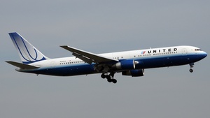 Photo of N646UA - Boeing 767-322(ER) operated by United Airlines