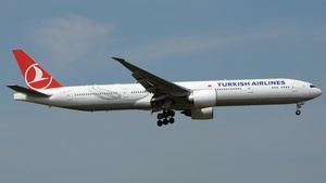 Photo of VT-JEP - Boeing 777-35R(ER) operated by Turkish Airlines