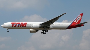 Photo of PT-MUC - Boeing 777-32W(ER) operated by TAM Linhas Aéreas