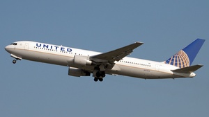 Photo of N663UA - Boeing 767-322(ER) operated by United Airlines