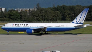 Photo of N649UA - Boeing 767-322(ER) operated by United Airlines