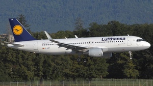 Photo of D-AIZP - Airbus A320-214 operated by Lufthansa