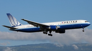 Photo of N651UA - Boeing 767-322(ER) operated by United Airlines