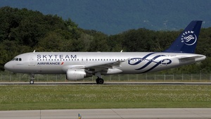 Photo of F-GFKY - Airbus A320-211 operated by Air France
