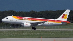 Photo of EC-LUL - Airbus A320-216 operated by Iberia