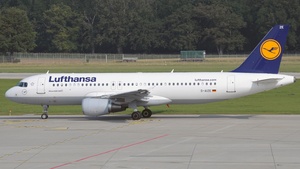 Photo of D-AIZE - Airbus A320-214 operated by Lufthansa