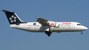 Photo of HB-IYV - British Aerospace Avro RJ100 operated by Swiss International Air Lines