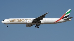 Photo of A6-EMR - Boeing 777-31H operated by Emirates