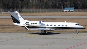 Photo of N317MJ - Gulfstream GIV operated by Lyon Aviation