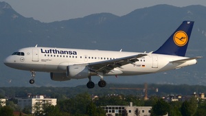 Photo of D-AIBF - Airbus A319-112 operated by Lufthansa