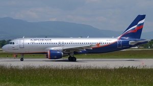 Photo of VQ-BAX - Airbus A320-214 operated by Aeroflot
