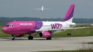 Photo of HA-LPI - Airbus A320-232 operated by Wizz Air