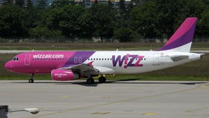 Photo of HA-LPD - Airbus A320-233 operated by Wizz Air