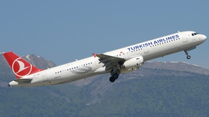 Photo of TC-JRY - Airbus A321-231 operated by Turkish Airlines