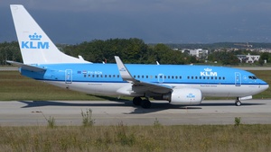 Photo of PH-BGN - Boeing 737-7K2 operated by KLM Royal Dutch Airlines