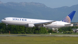 Photo of N652UA - Boeing 767-322(ER) operated by United Airlines