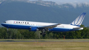 Photo of N654UA - Boeing 767-322(ER) operated by United Airlines