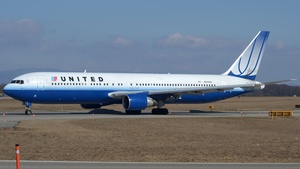 Photo of N659UA - Boeing 767-322(ER) operated by United Airlines