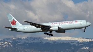 Photo with serial 25584 - Boeing 767-333(ER)
