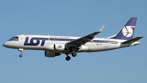 Photo of SP-LIF - Embraer ERJ-175LR operated by LOT Polish Airlines