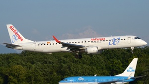 Photo of EC-LKM - Embraer ERJ-195LR operated by Air Europa