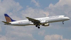 Photo of D-AEME - Embraer ERJ-195LR operated by Augsburg Airways