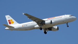 Photo of EC-FDB - Airbus A320-211 operated by Iberia Express