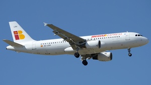 Photo of EC-LKH - Airbus A320-214 operated by Iberia Express