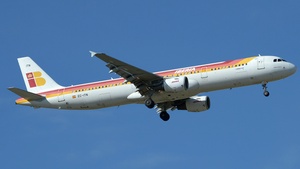 Photo of EC-ITN - Airbus A321-212 operated by Iberia