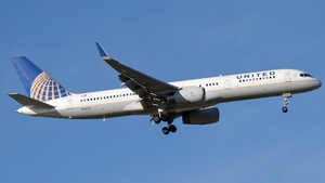 Photo of N34137 - Boeing 757-224 operated by United Airlines