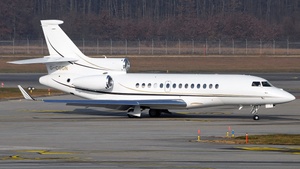 Photo of G-CGGN - Dassault Falcon 7X operated by TAG Aviation UK