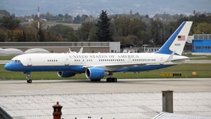 Photo of 99-0004 - Boeing C-32A operated by US Air Force